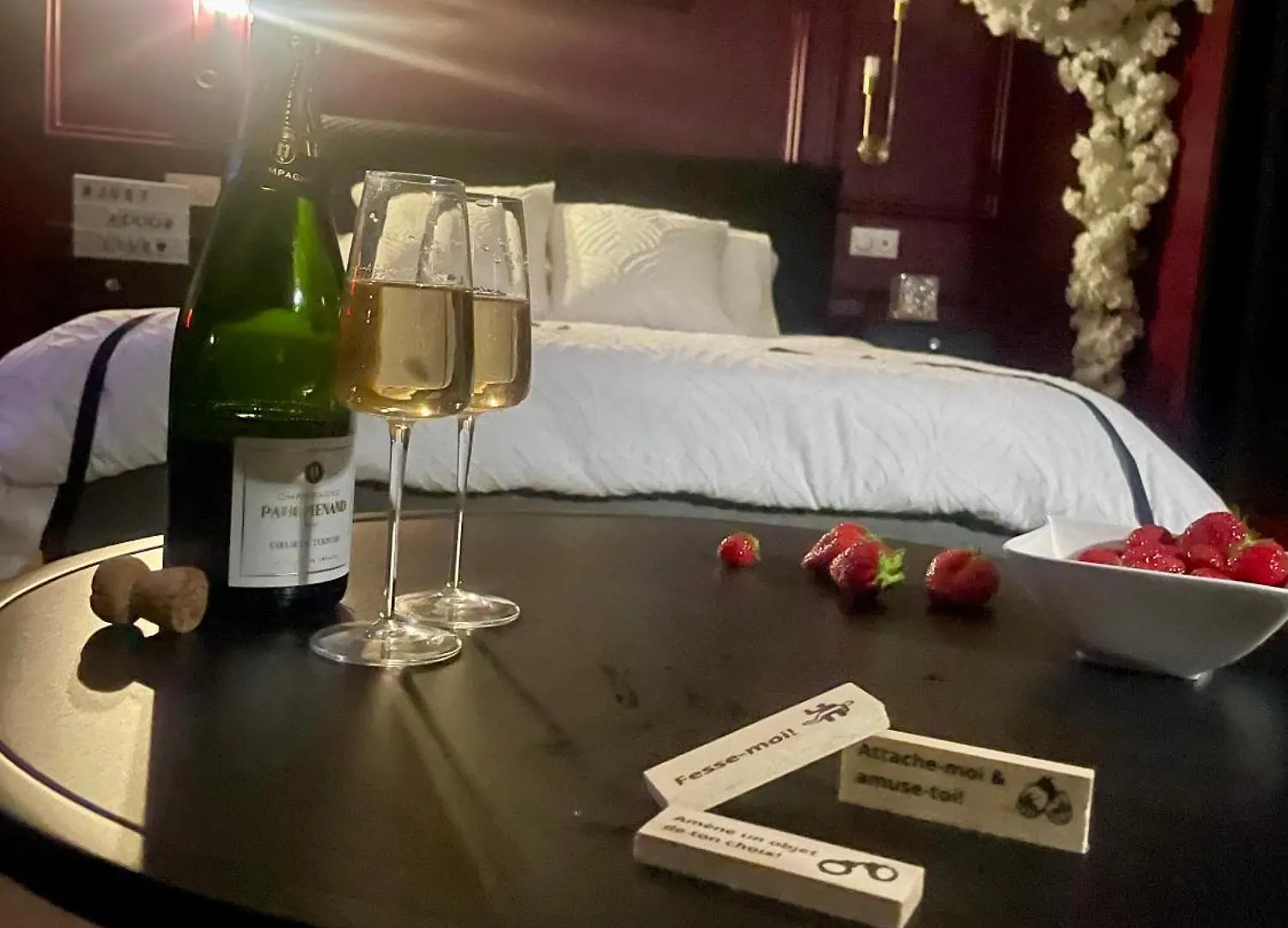 Suite Romantique Avec Balneo Et Jeux Coquins رْوان شقة